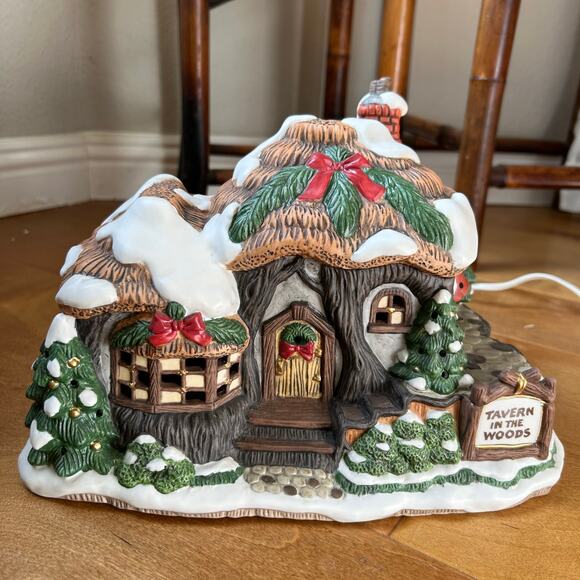 FITZ and FLOYD Holiday Hamlet Tavern In The Woods - Enchanted Forrest w/ BOX - Picture 4 of 15